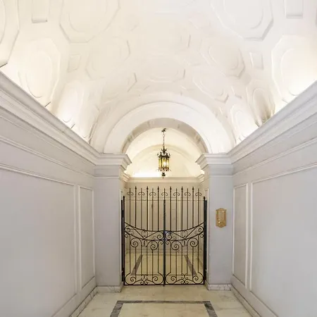 Sonder — Piazza Barberini Апарт-отель Рим